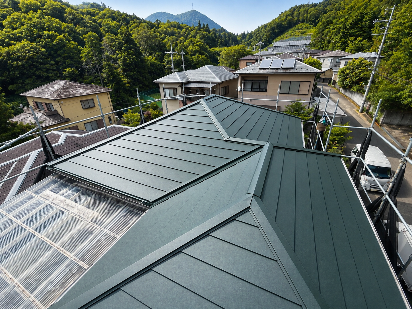 屋根カバー工法施工後の屋根