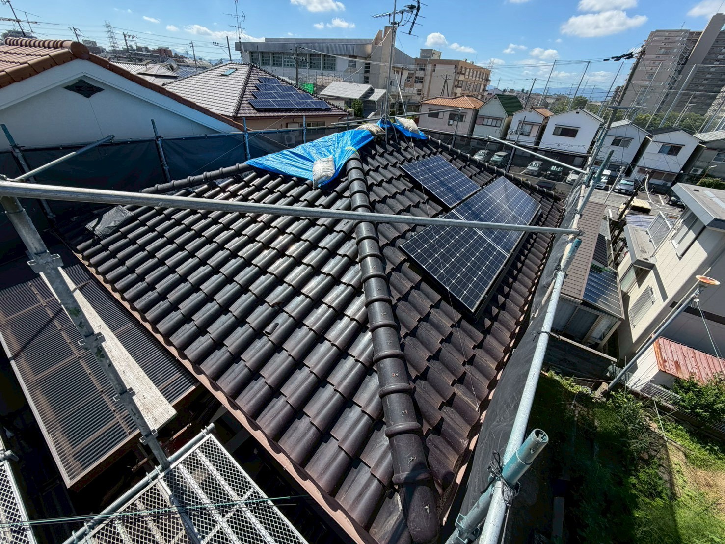 立平葺き替え工事施工前の瓦屋根