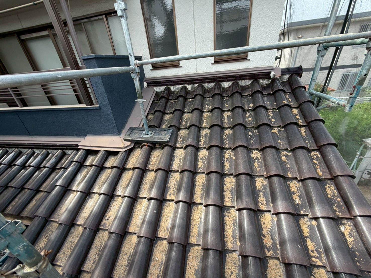 立平葺き替え工事施工前の瓦屋根