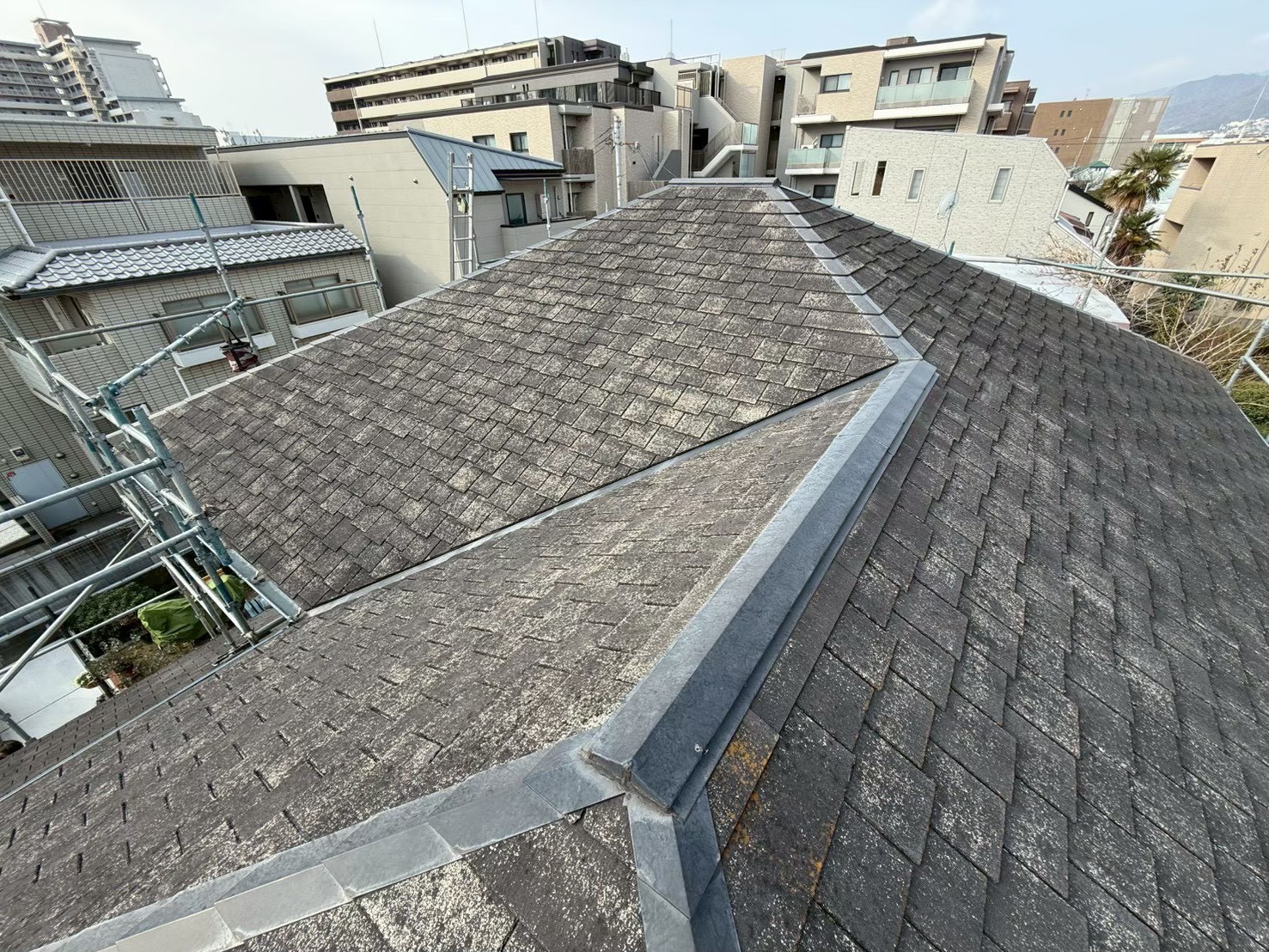 ガルテクト屋根カバー工事施工前の屋根