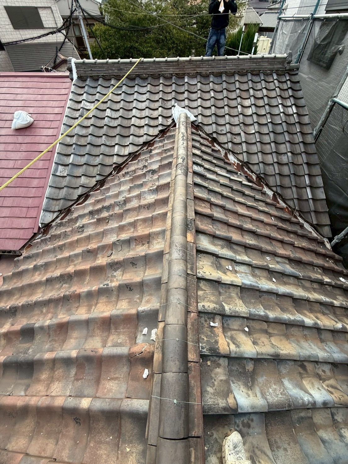 ROOGA屋根葺き替え工事施工前の瓦屋根